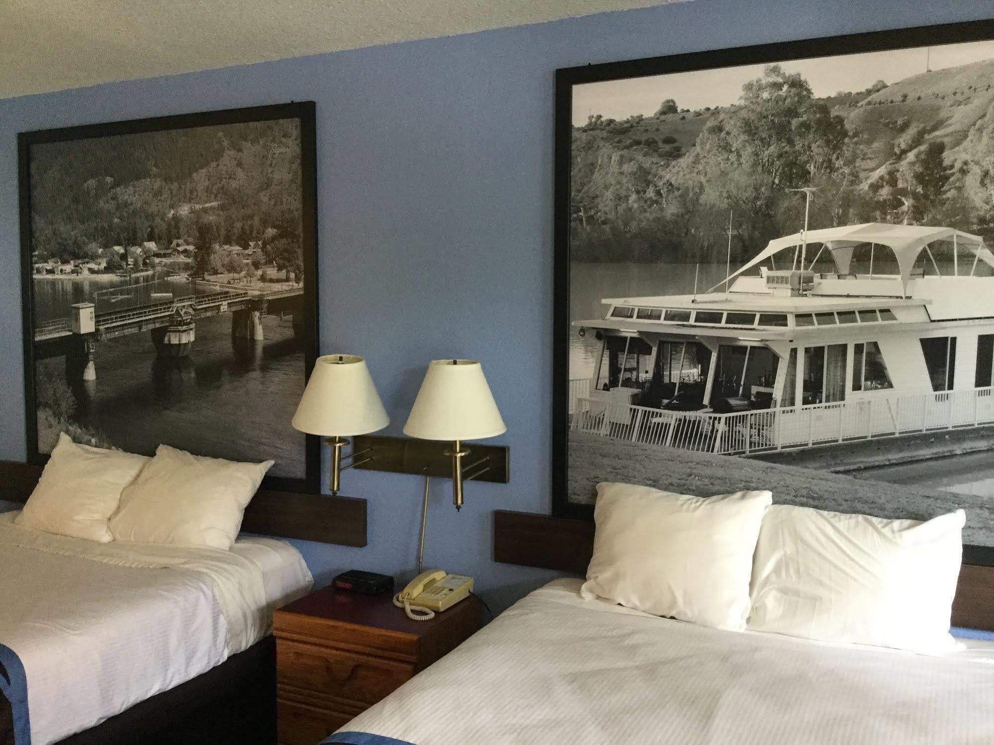 Super 8 By Wyndham Sicamous Hotel Kültér fotó