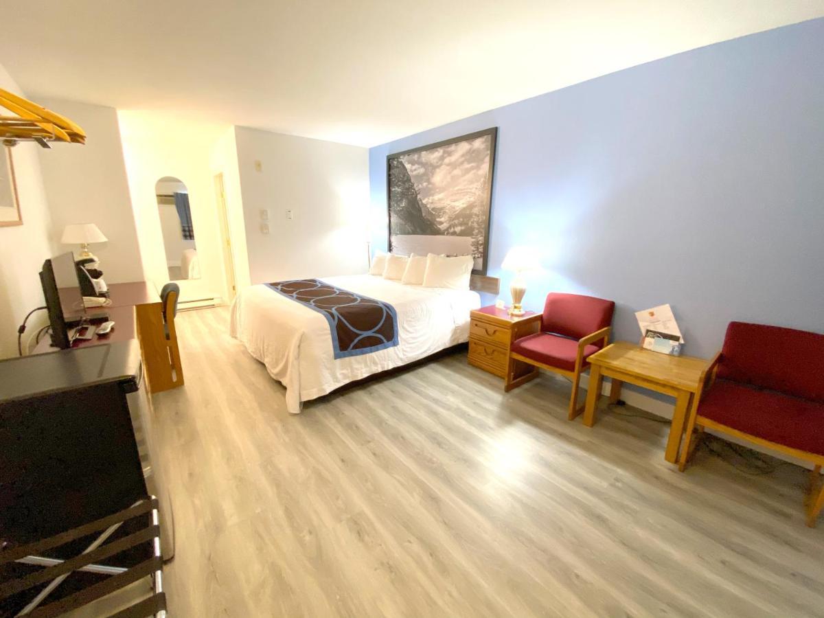 Super 8 By Wyndham Sicamous Hotel Kültér fotó