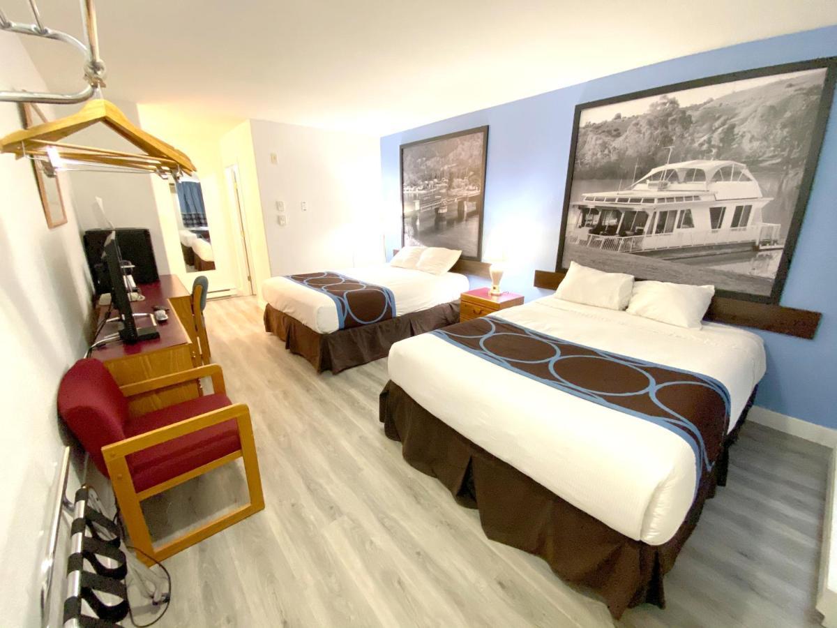 Super 8 By Wyndham Sicamous Hotel Kültér fotó